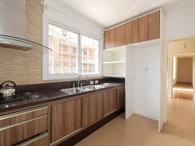 Sobrado com 600m² 5 quartos e 3 banheiros, à venda, no bairro Três Vendas em Pelotas
