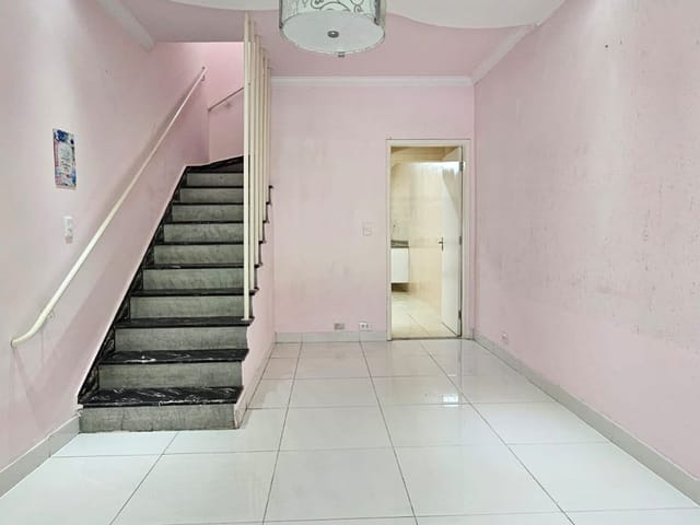 Foto do Sobrado - *SOBRADO PARA LOCAÇÃO - 134m² - 4 QUARTOS - 2 VAGAS COBERTAS - LOCALIZAÇÃO PRIVILEGIADA- Para Mais Informações Corretor Alex Camargo (11) 94009-6980 !!! * | Rocha Marqueze Imóveis