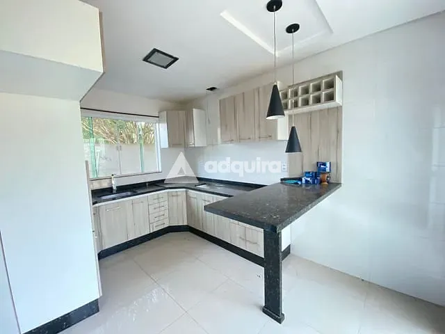 Sobrado com 510m² 3 quartos e 3 banheiros, à venda, no bairro Neves em Ponta Grossa