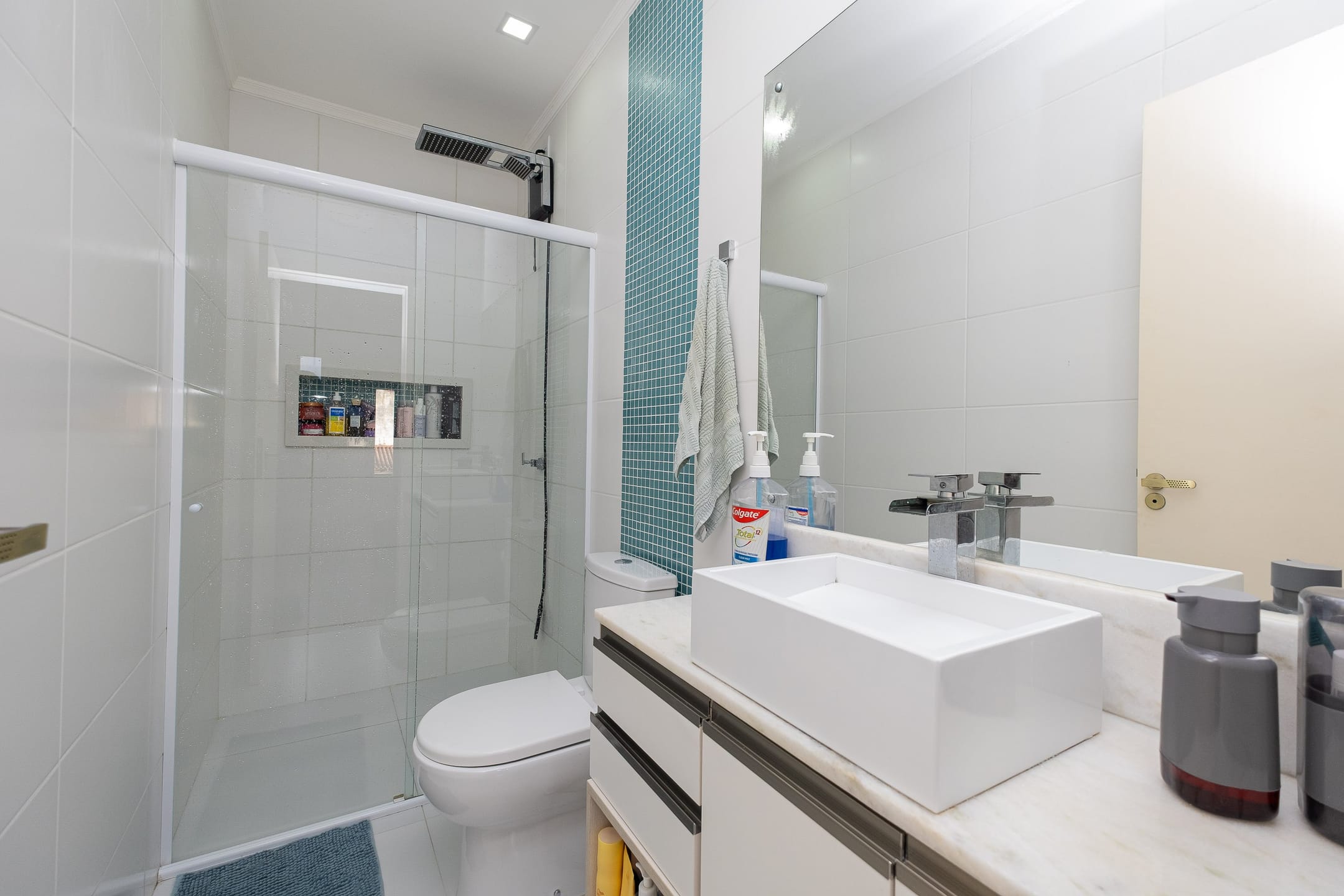 Casa à venda nas Três Vendas, Pelotas -  192 m², 3 quartos (sendo 1 suíte), móveis planejados, ampla área 
gourmet e com placas solares. - 17