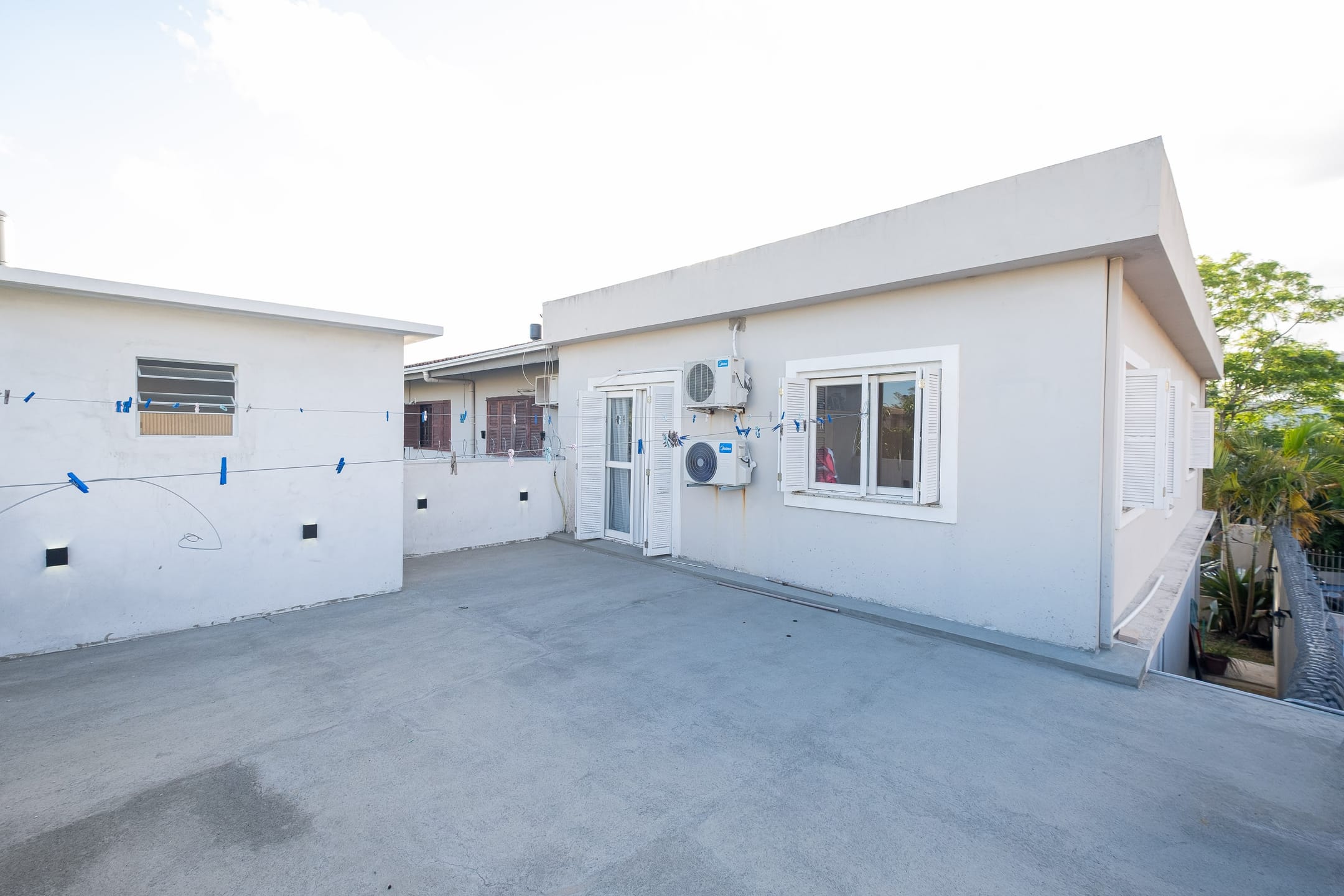Casa à venda nas Três Vendas, Pelotas -  192 m², 3 quartos (sendo 1 suíte), móveis planejados, ampla área 
gourmet e com placas solares. - 25