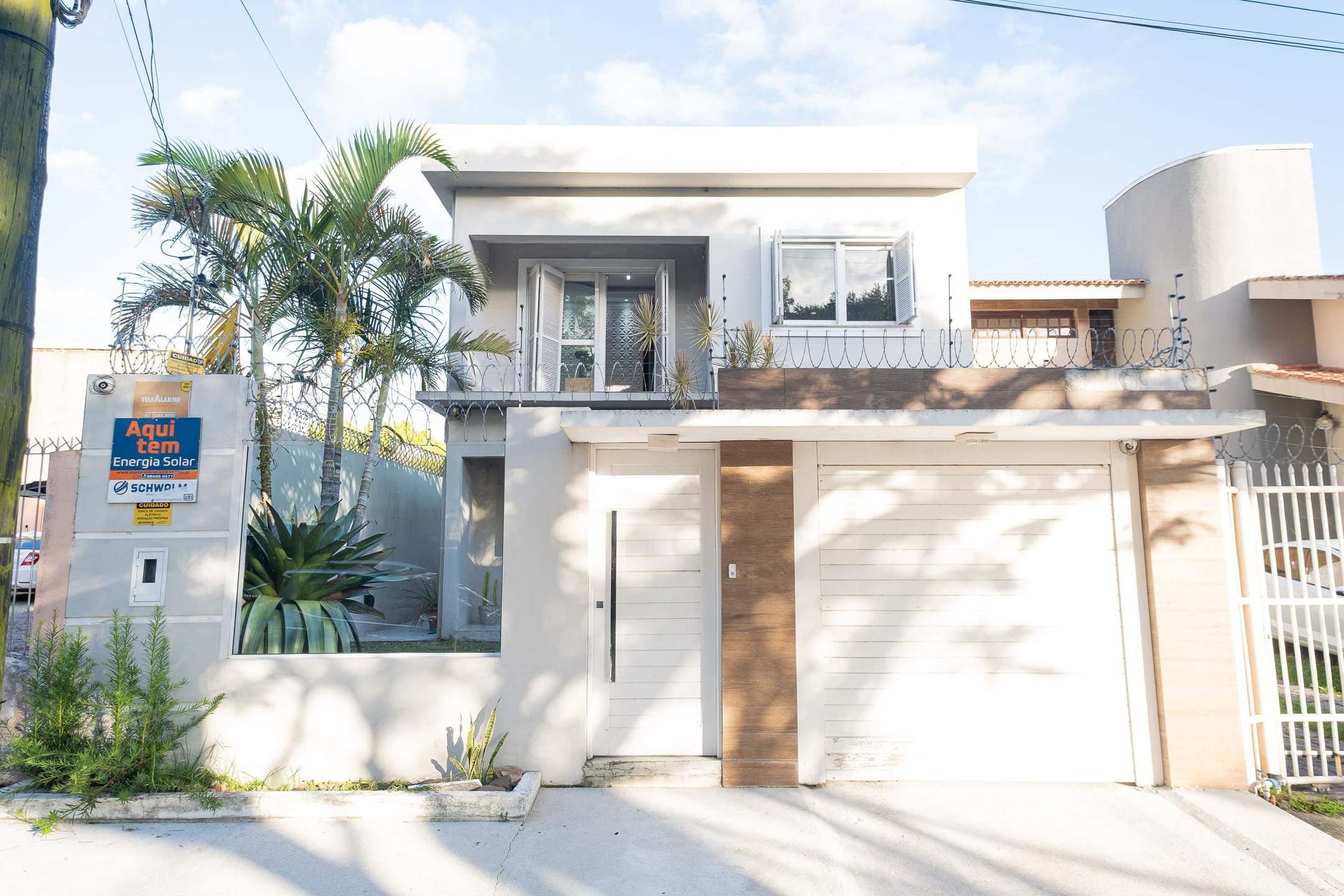 Casa à venda nas Três Vendas, Pelotas -  192 m², 3 quartos (sendo 1 suíte), móveis planejados, ampla área 
gourmet e com placas solares. - 28