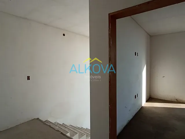 Sobrado com 250m² 4 quartos e 5 banheiros, à venda, no bairro Jardim das Flores em São José dos Campos