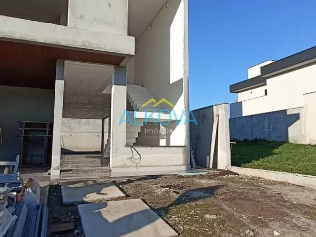Sobrado com 250m² 4 quartos e 5 banheiros, à venda, no bairro Jardim das Flores em São José dos Campos