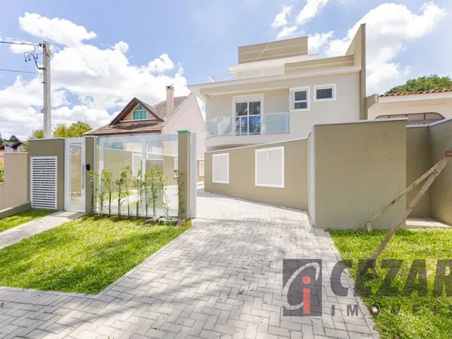 Casa 4 quartos e 3 banheiros, à venda, no bairro Bacacheri em Curitiba