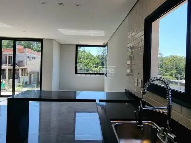 Sobrado com 250m² 3 quartos e 3 banheiros, à venda, no bairro Fazenda Rodeio em Mogi das Cruzes