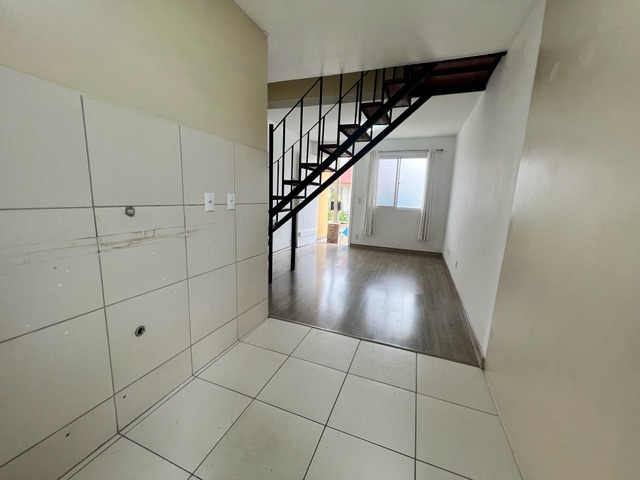 Sobrado com 126m² 2 quartos e 2 banheiros, à venda, no bairro Fragata em Pelotas