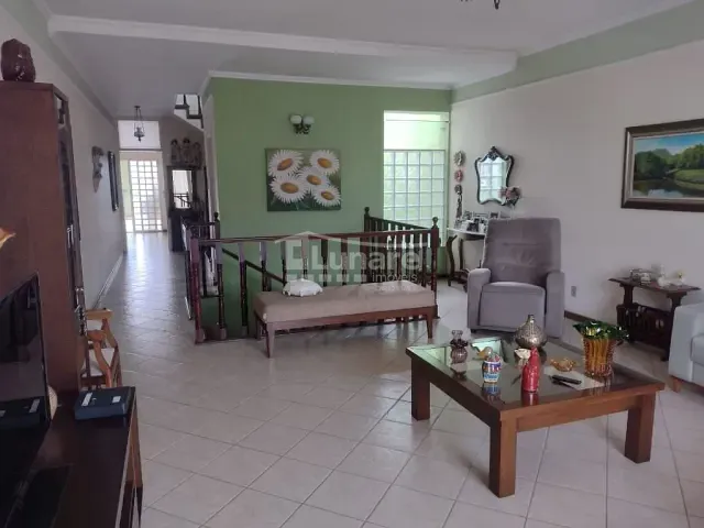 Sobrado com 275m² 3 quartos e 2 banheiros, à venda, no bairro Vila Oliveira em Mogi das Cruzes
