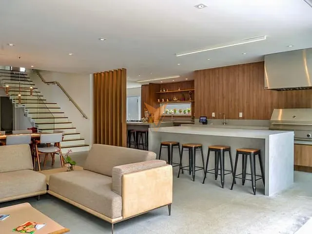 Sobrado com 850m² 3 quartos e 6 banheiros, à venda, no bairro Chácara São Carlos em Cotia