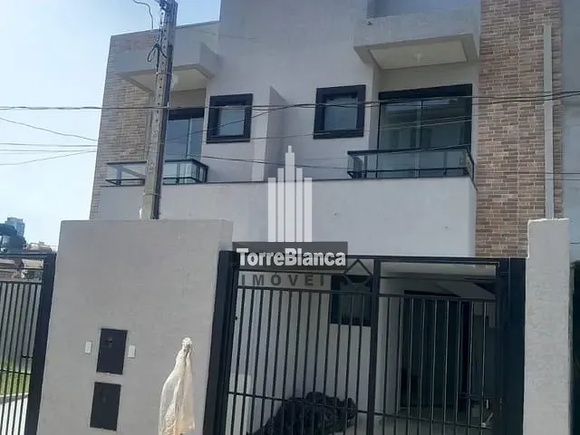 Sobrado 2 quartos e 1 banheiro, à venda, no bairro Estrela em Ponta Grossa