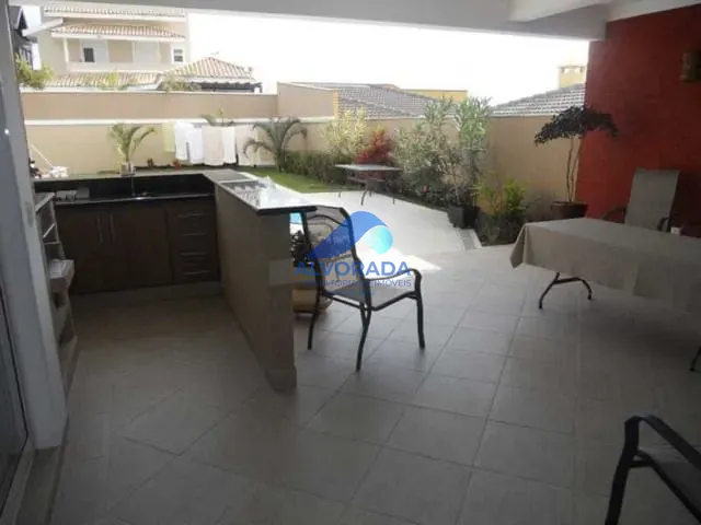 Sobrado com 550m² 5 quartos e 5 banheiros, à venda, no bairro Urbanova em São José dos Campos