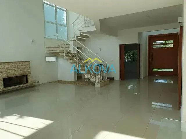 Sobrado com 450m² 4 quartos e 6 banheiros, à venda ou para alugar, no bairro Jardim Esplanada do Sol em São José dos Campos