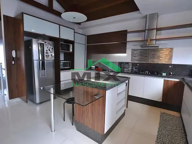 Sobrado 3 quartos e 5 banheiros, à venda, no bairro Saúde em São Paulo