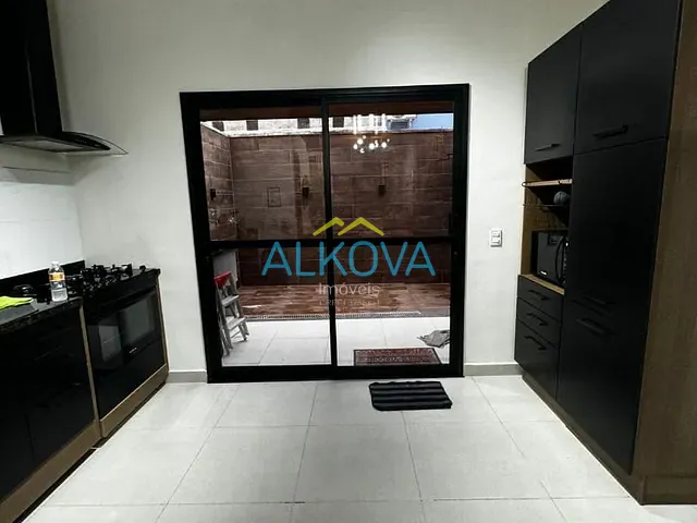 Sobrado com 101m² 2 quartos e 3 banheiros, à venda, no bairro Pontal de Santa Marina em Caraguatatuba