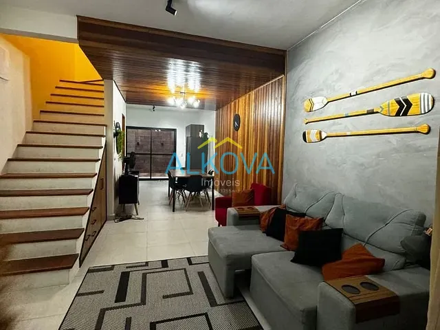 Sobrado com 101m² 2 quartos e 3 banheiros, à venda, no bairro Pontal de Santa Marina em Caraguatatuba
