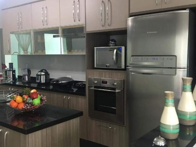 Sobrado com 250m² 3 quartos e 4 banheiros, à venda, no bairro Jardim Nayara em Embu das Artes
