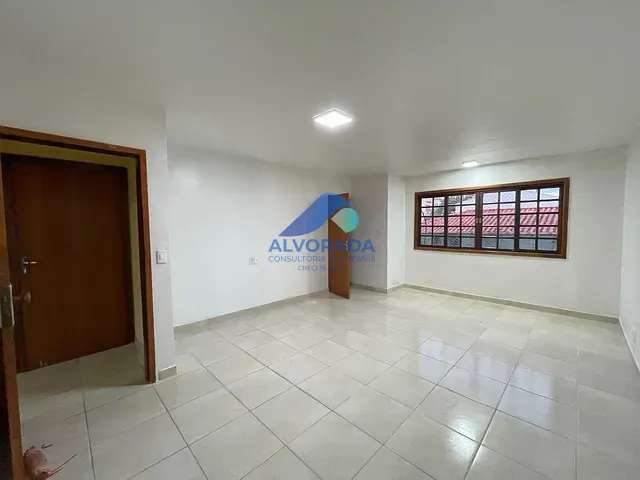 Sobrado com 450m² 4 quartos e 1 banheiro, para alugar, no bairro Jardim Alvorada em São José dos Campos
