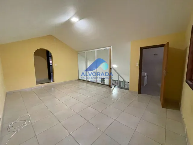 Sobrado com 450m² 4 quartos e 1 banheiro, para alugar, no bairro Jardim Alvorada em São José dos Campos