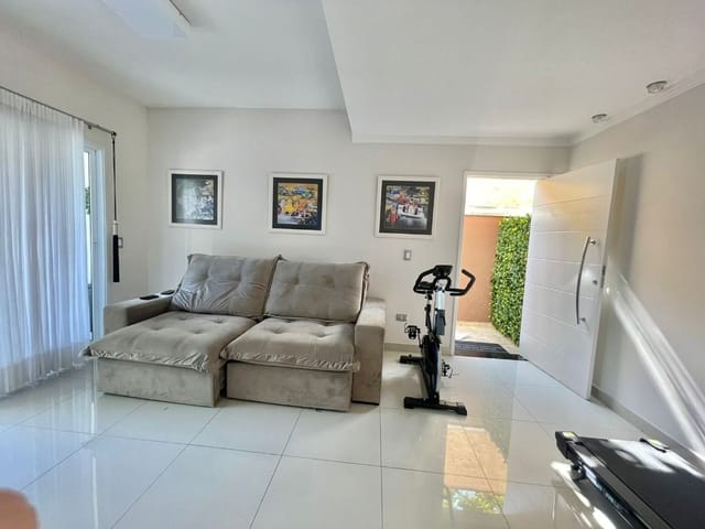 Foto do Sobrado - Sobrado com 4 dormitórios à venda, 248 m² por R$ 695.000,00 - Jardim Uirá - São José dos Campos/SP | INDEPENDENCE NEGOCIOS IMOBILIARIOS LTDA