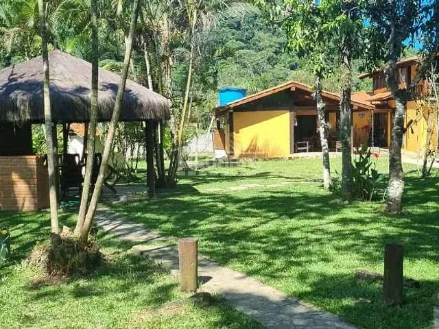 Sobrado com 1500m² 4 quartos e 6 banheiros, à venda, no bairro Praia de Camburí em São Sebastião