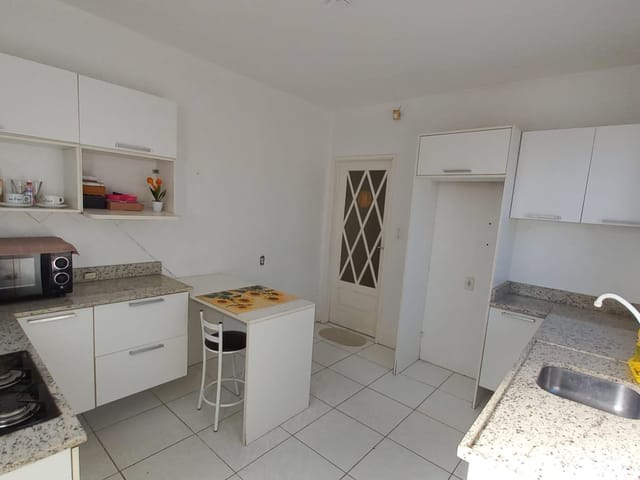 Sobrado com 150m² 3 quartos e 2 banheiros, à venda, no bairro Três Vendas em Pelotas