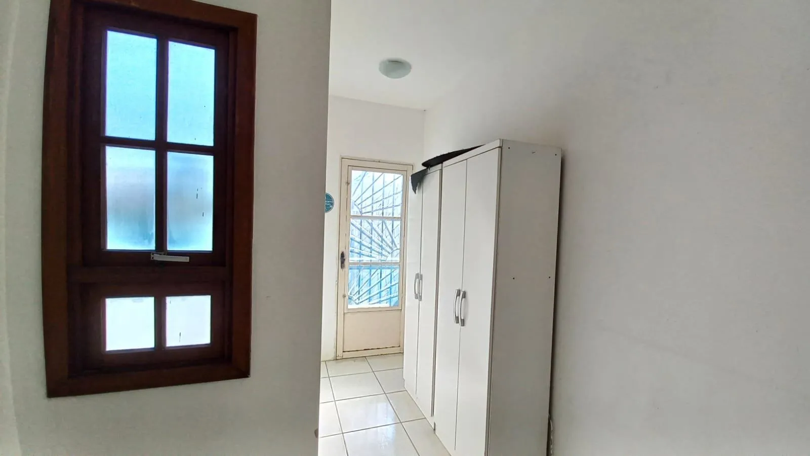 Casa à venda nas Três Vendas, Pelotas - 160 m², 3 quartos, cozinha planejada, churrasqueira e amplo terraço. - 9
