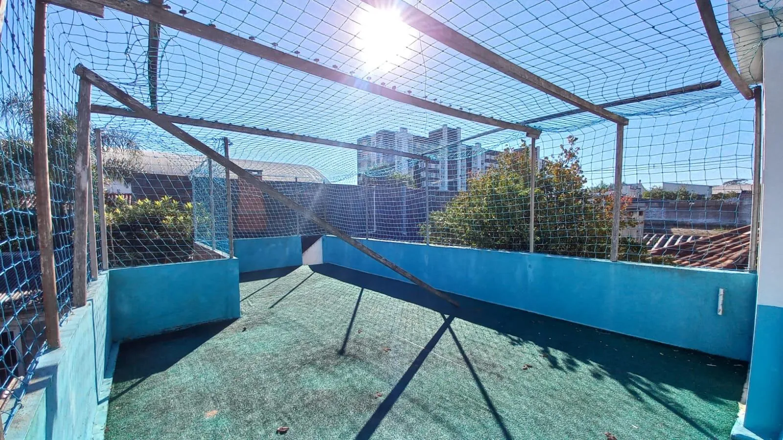 Casa à venda nas Três Vendas, Pelotas - 160 m², 3 quartos, cozinha planejada, churrasqueira e amplo terraço. - 13
