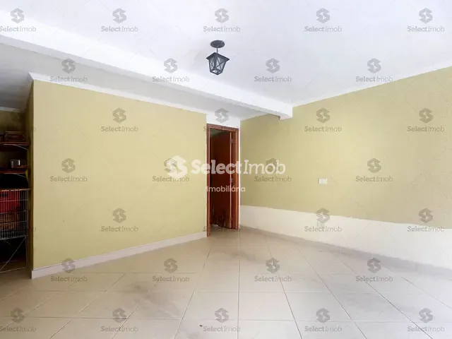 Sobrado com 125m² 4 quartos e 2 banheiros, à venda, no bairro Parque São Vicente em Mauá
