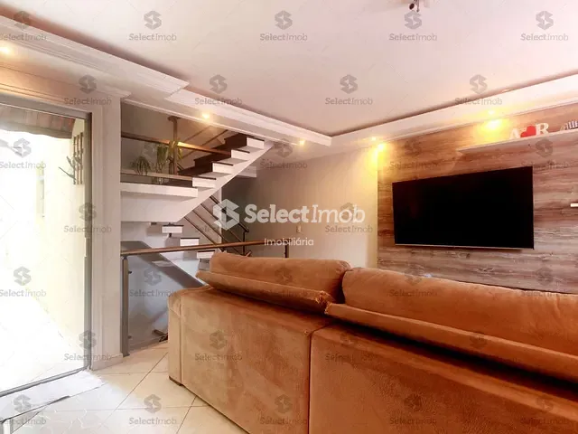 Sobrado com 125m² 4 quartos e 2 banheiros, à venda, no bairro Parque São Vicente em Mauá