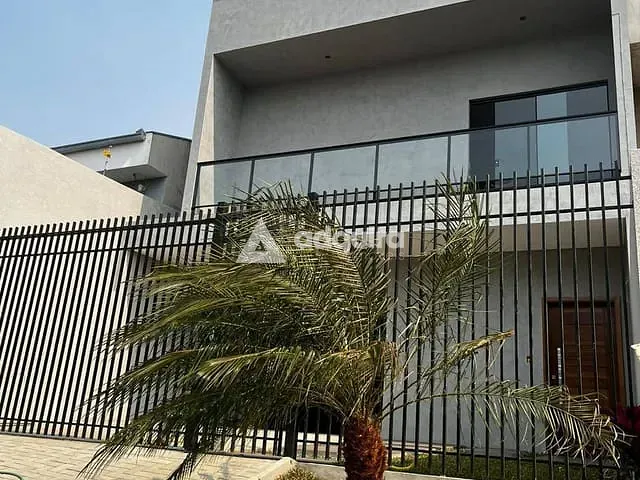 Sobrado 3 quartos e 4 banheiros, à venda, no bairro Estrela em Ponta Grossa