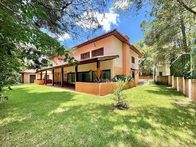 Casa com 1635m² 7 quartos e 6 banheiros, à venda, no bairro Jardim Santa Paula em Cotia