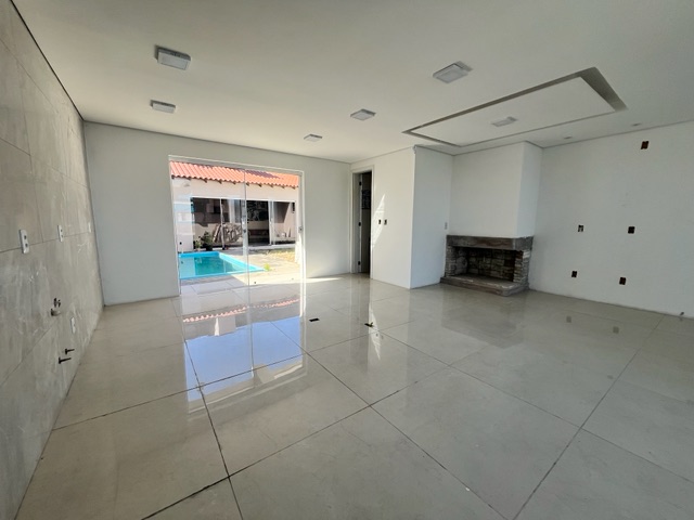 Sobrado com 190m² 3 quartos e 4 banheiros, à venda, no bairro Fragata em Pelotas
