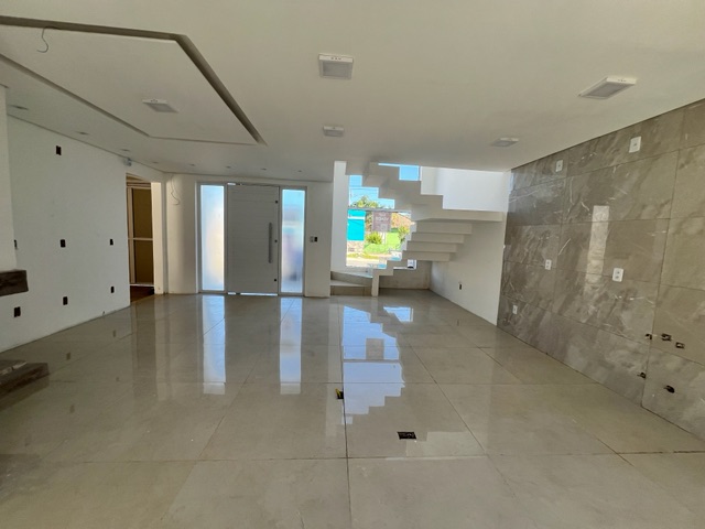 Sobrado com 190m² 3 quartos e 4 banheiros, à venda, no bairro Fragata em Pelotas
