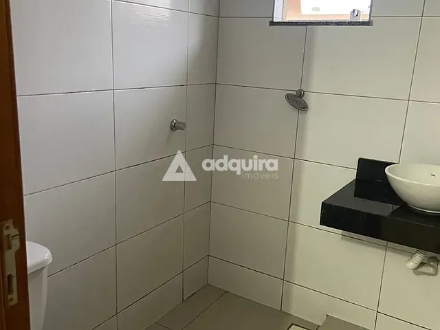 Sobrado com 69m² 2 quartos e 1 banheiro, à venda, no bairro Contorno em Ponta Grossa