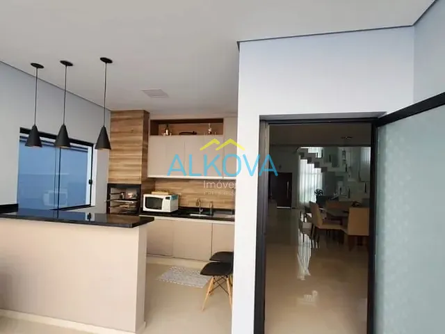 Sobrado com 250m² 3 quartos e 3 banheiros, à venda, no bairro Residencial Colinas em Caçapava