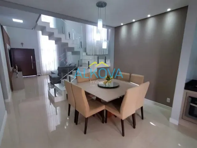 Sobrado com 250m² 3 quartos e 3 banheiros, à venda, no bairro Residencial Colinas em Caçapava