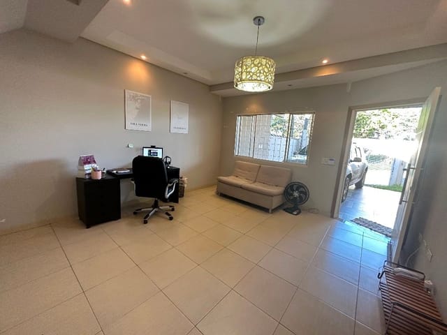 Foto do Sobrado - Sobrado com Piscina, 4 dormitórios à venda, 211 m² por R$ 798.000,00 - Villa Branca - Jacareí/SP | RUSSI IMÓVEIS
