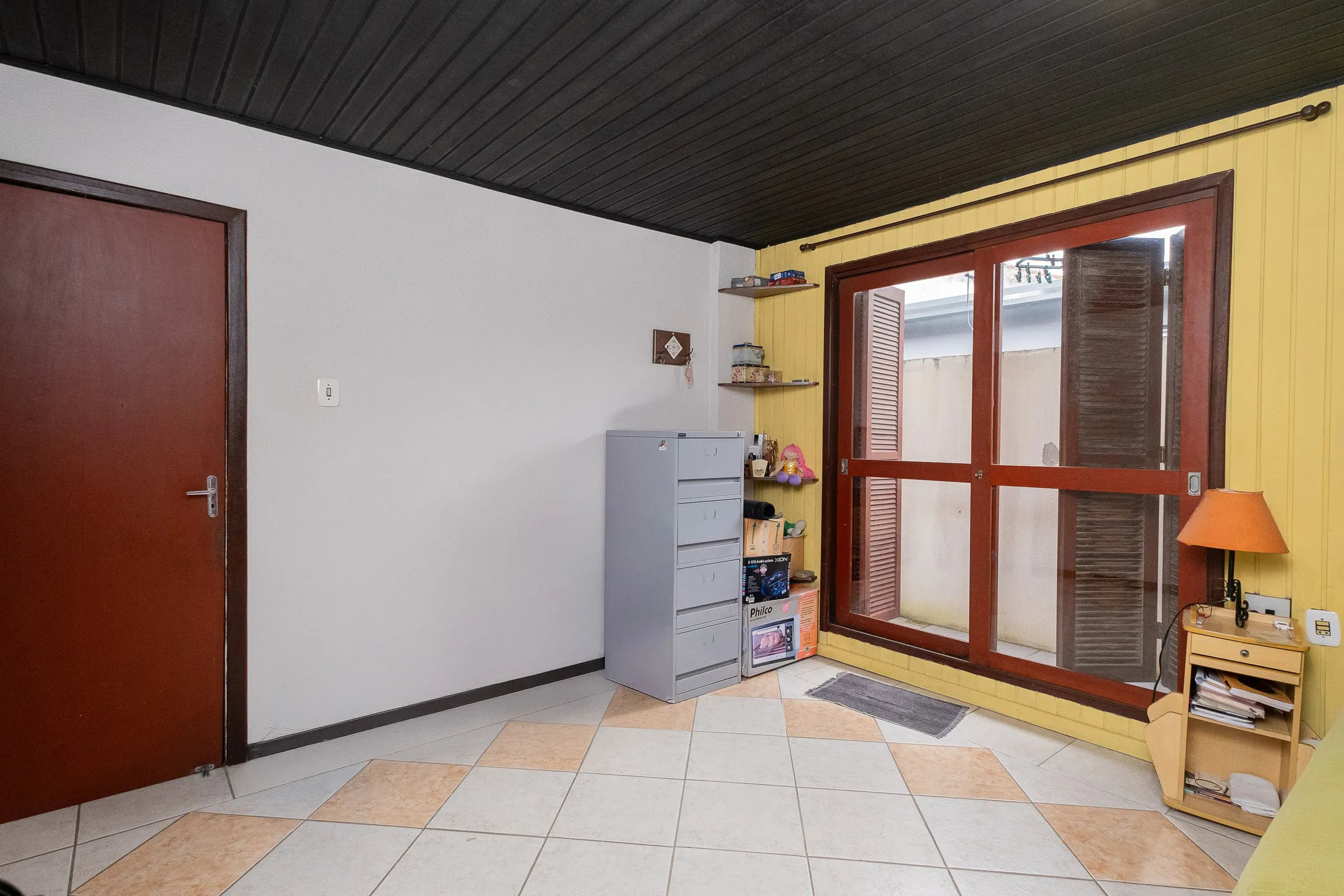 Casa à venda no Areal, Pelotas - 200 m², 2 quartos (sendo 1 suíte), lareira, sacada e espaço gourmet com churrasqueira e garagem. - 7