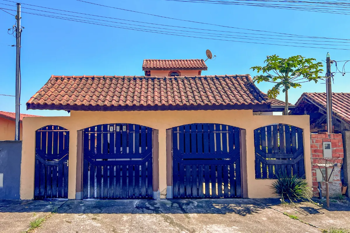 Sobrado para venda em Santa Luzia com 3 quartos, sendo 1 suíte, 249m²