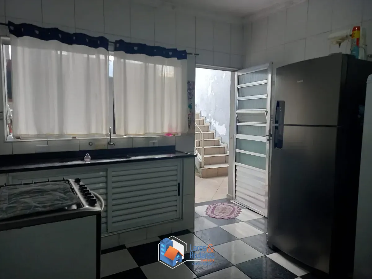 Sobrado, 3 quartos, 218 m² - Foto 2