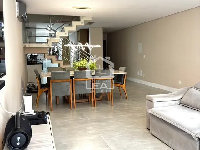 Sobrado com 150m² 3 quartos e 3 banheiros, à venda, no bairro Parque Maria Helena em São Paulo