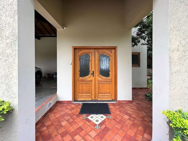 Sobrado com 1151m² 4 quartos e 7 banheiros, à venda, no bairro Jardim Passárgada I em Cotia