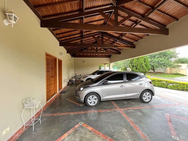 Sobrado com 1151m² 4 quartos e 7 banheiros, à venda, no bairro Jardim Passárgada I em Cotia