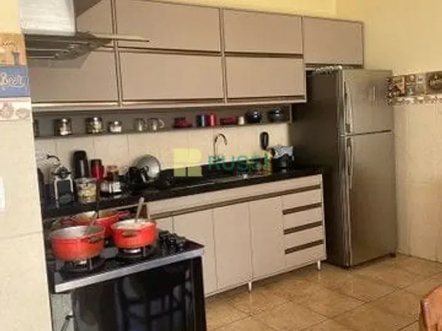 Sobrado com 250m² 3 quartos e 2 banheiros, à venda, no bairro Cidade Vista Verde em São José dos Campos
