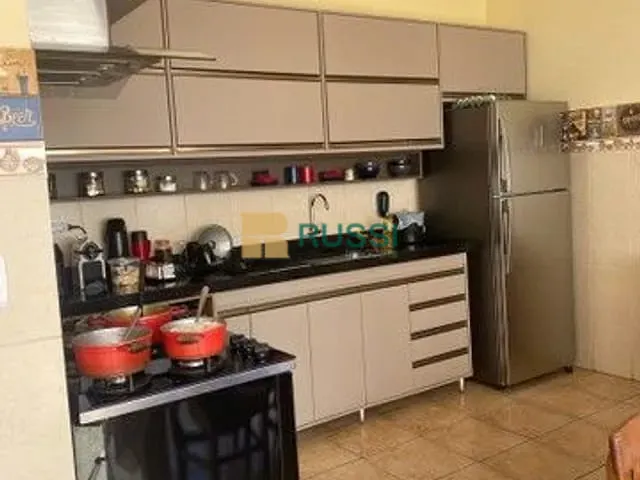 Sobrado com 250m² 3 quartos e 2 banheiros, à venda, no bairro Cidade Vista Verde em São José dos Campos
