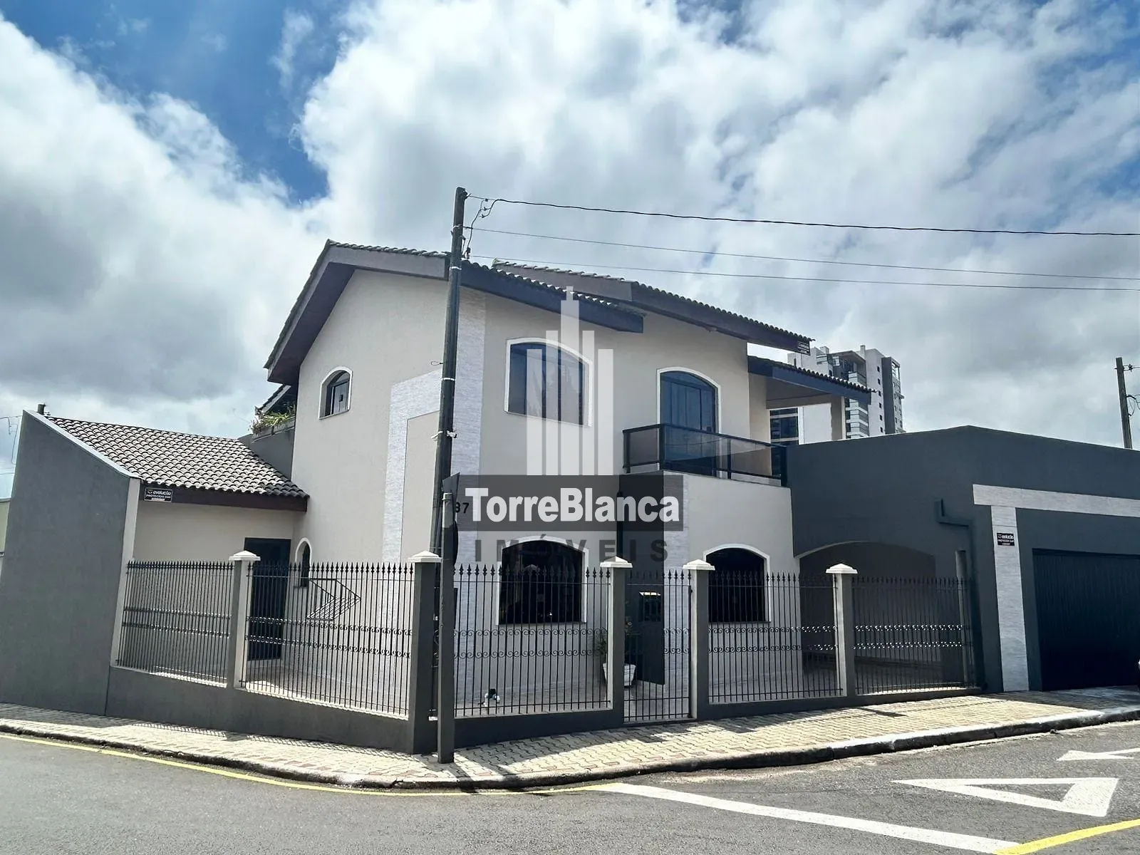 Sobrado, 4 quartos, 176 m² - Foto 1