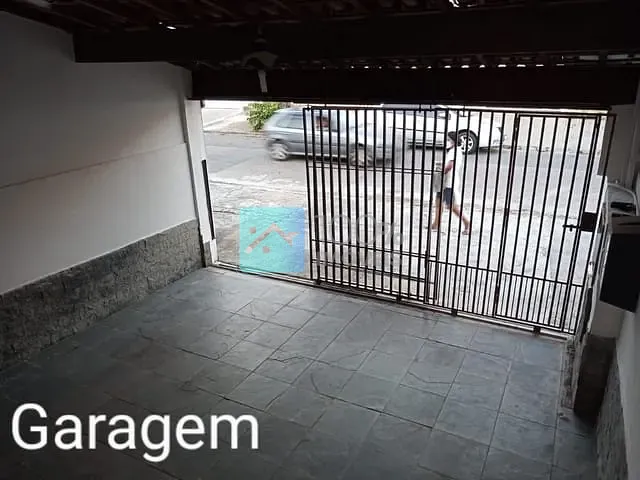 Sobrado com 200m² 5 quartos e 3 banheiros, à venda, no bairro Jardim das Industrias em São José dos Campos