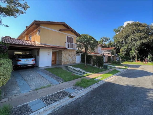 Sobrado com 345m² 4 quartos e 4 banheiros, à venda, no bairro Jardim São Paulo II em Cotia