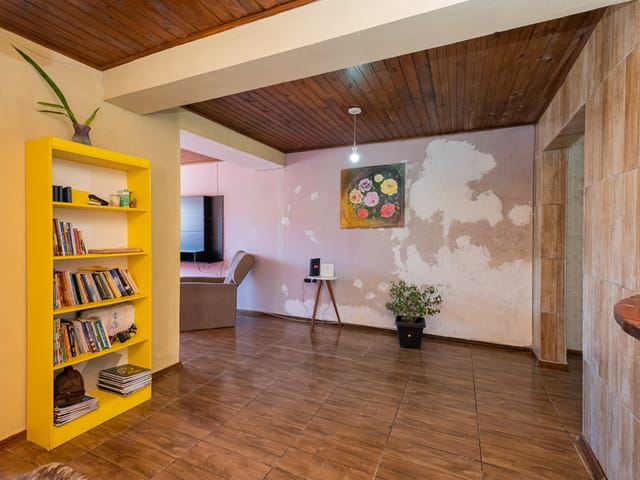 Sobrado com 360m² 4 quartos e 3 banheiros, à venda, no bairro Areal em Pelotas