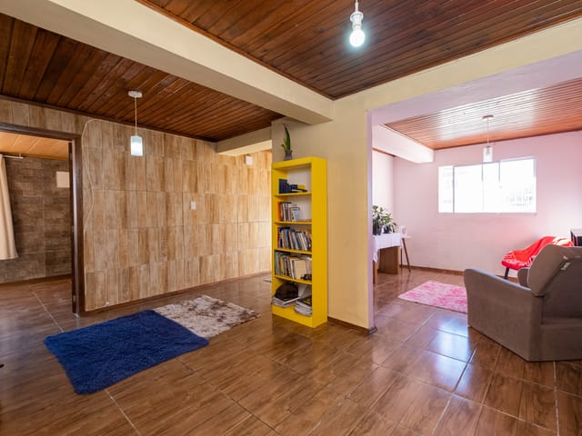 Sobrado com 360m² 4 quartos e 3 banheiros, à venda, no bairro Areal em Pelotas